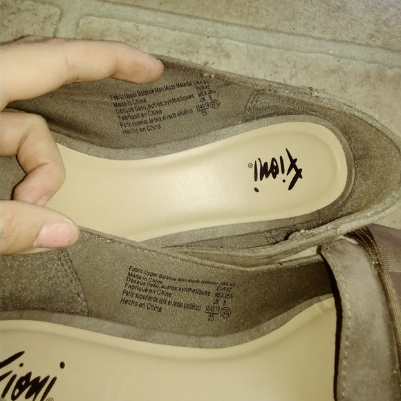 Flats - Picture 6 of 7